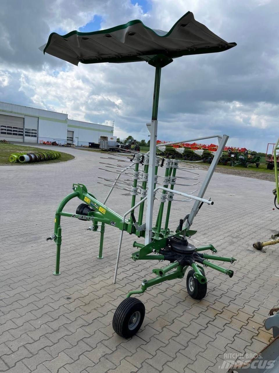 Samasz Z 350 堆草機