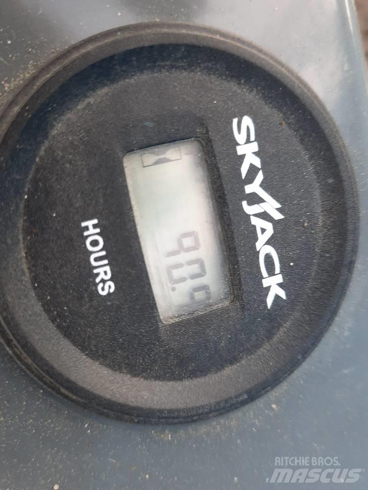 SkyJack SJ 3219 剪式升降機