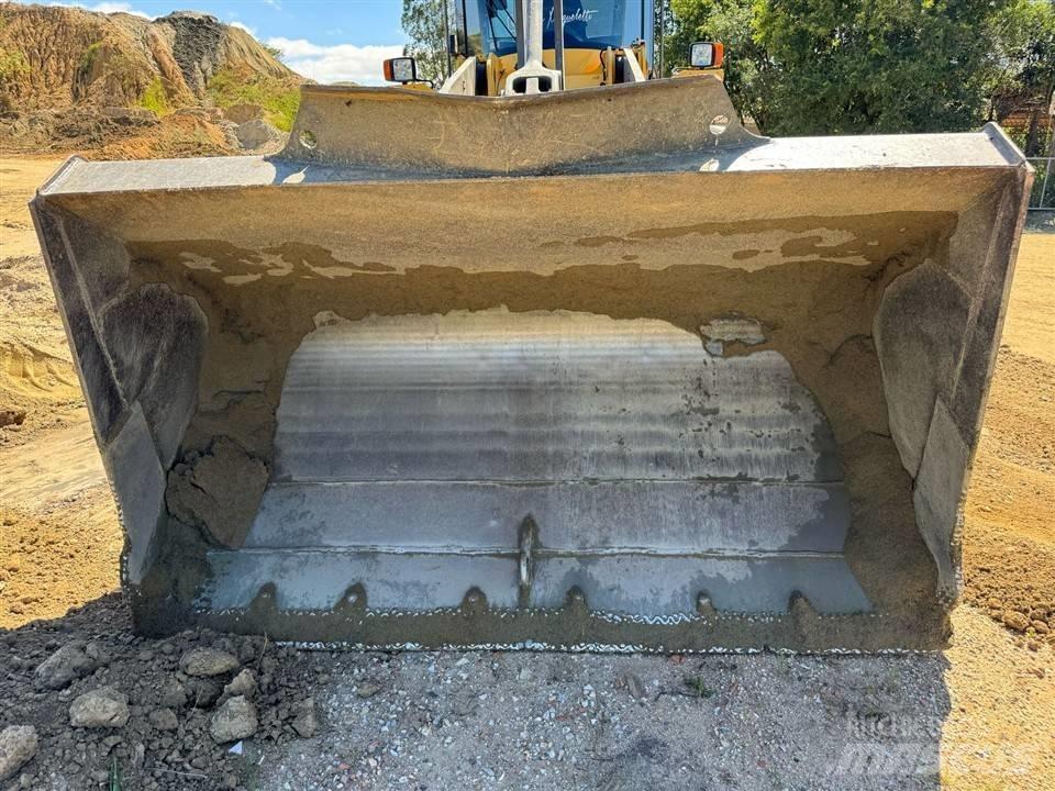 Volvo L 90 F 輪胎式裝載機
