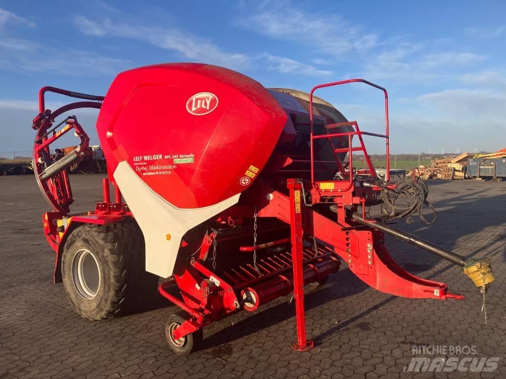 Lely Tornado 245 RP 圓型牧草打包機