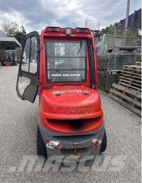 Manitou MI 30 D 柴油卡車