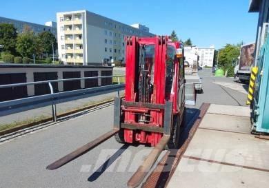 Manitou MI 30 D 柴油卡車