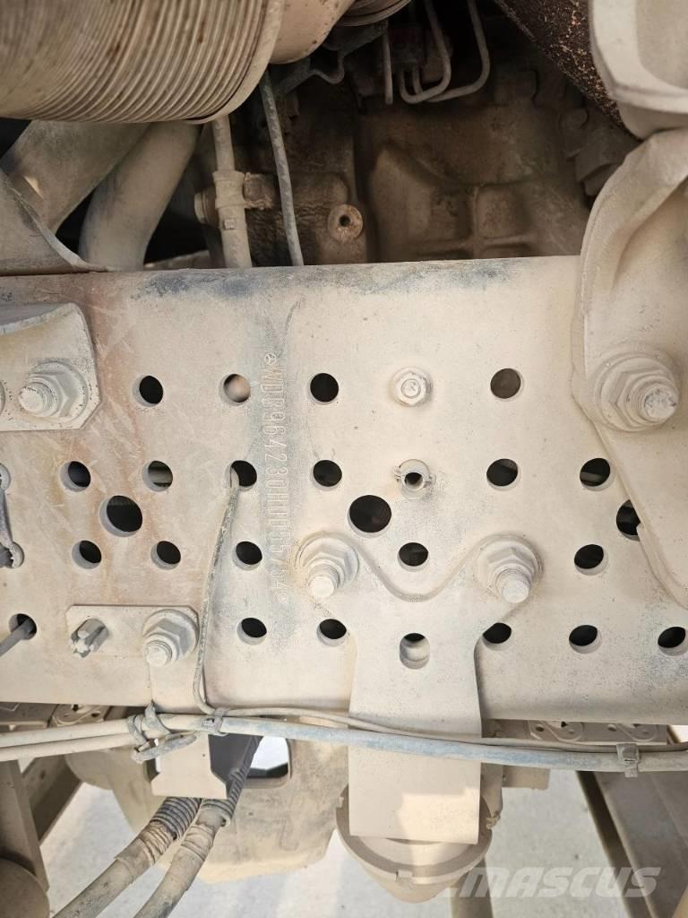 Mercedes-Benz 3951 側卸礦車