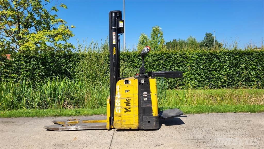 Yale MS15X 2017 行走控制式堆積機