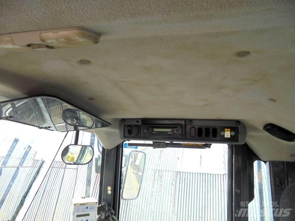 Komatsu WA 270-7 輪胎式裝載機
