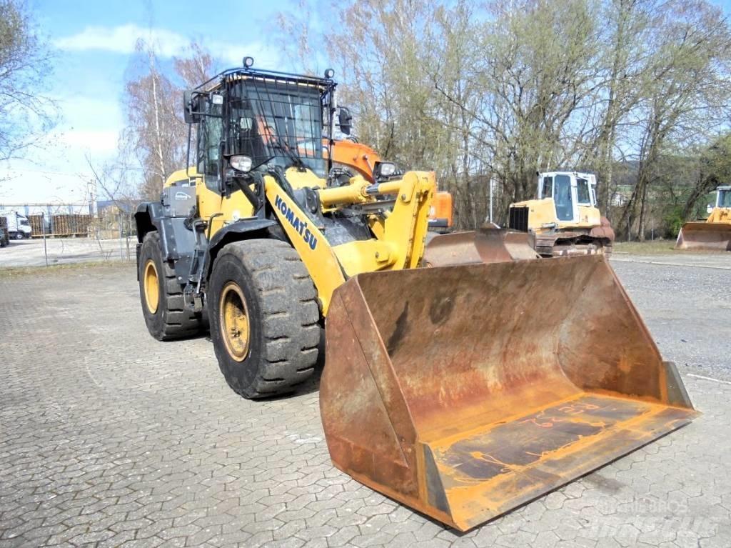 Komatsu WA 270-7 輪胎式裝載機
