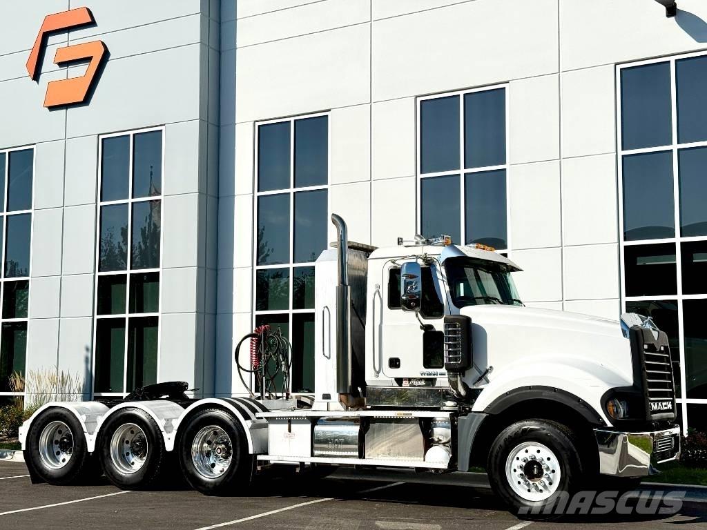 Mack Titan TD 713 曳引機組件