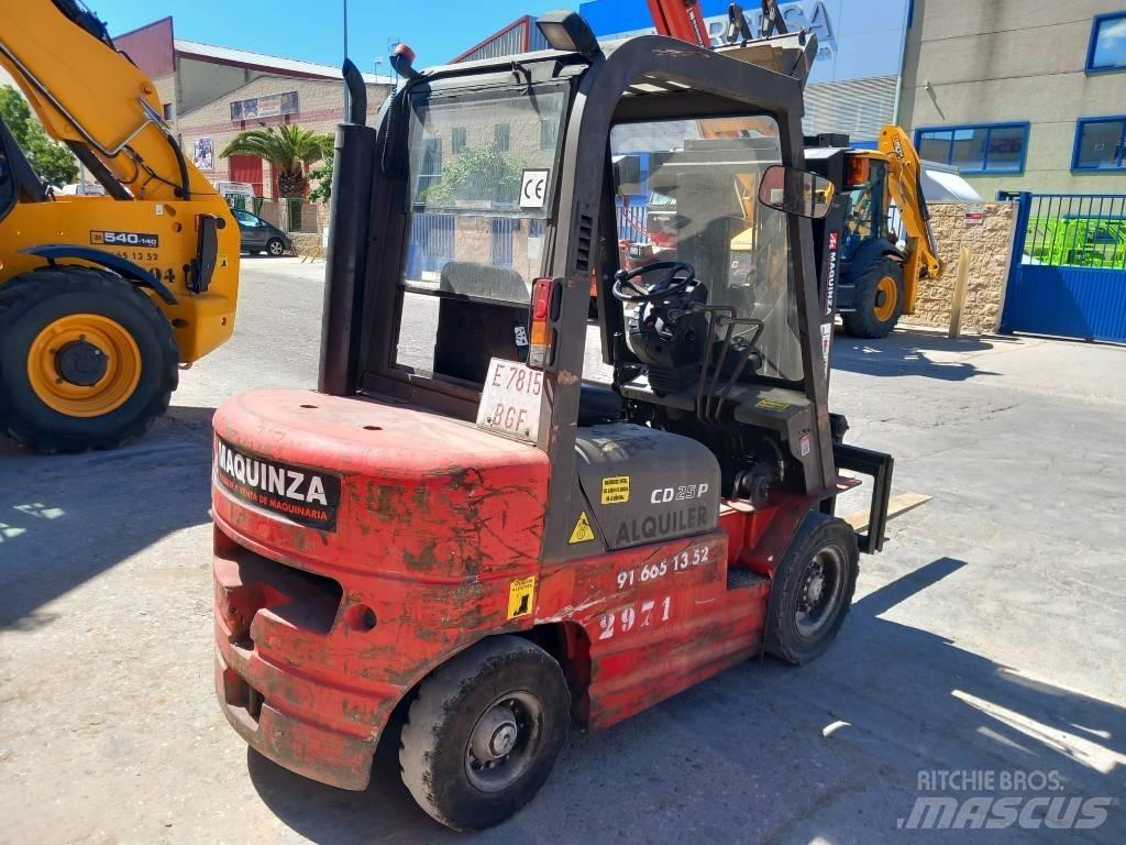 Manitou CD 25 P 柴油卡車