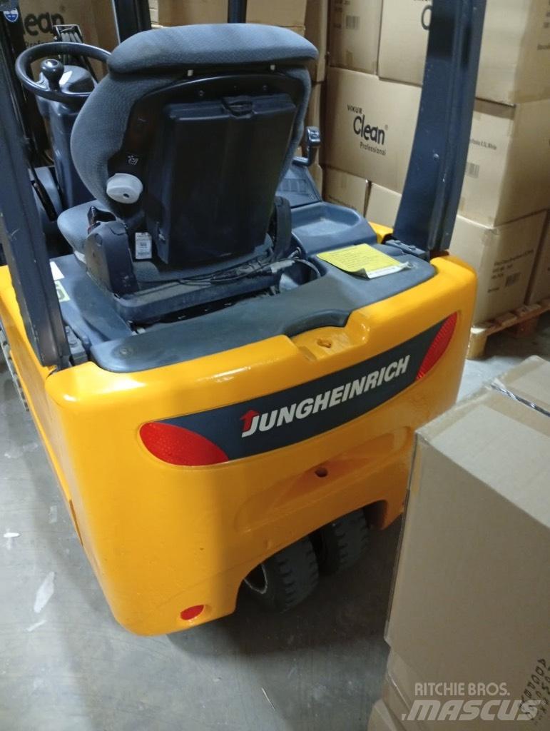 Jungheinrich EFG213 電動堆高機