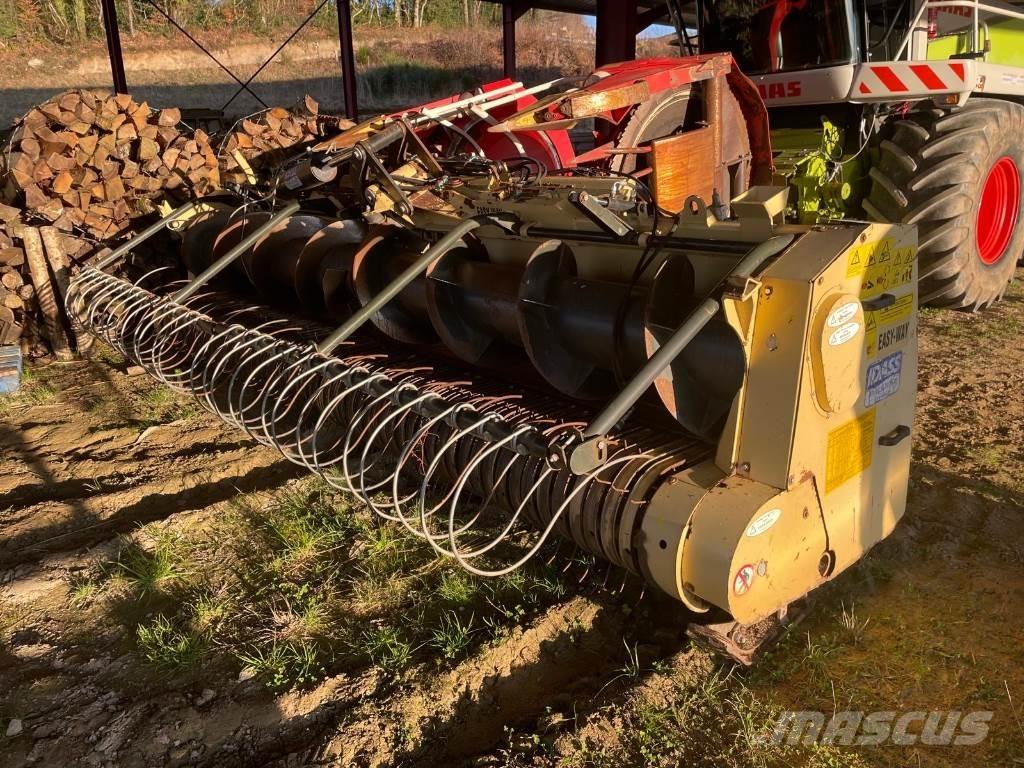 CLAAS JAGUAR 830 牧草收穫機