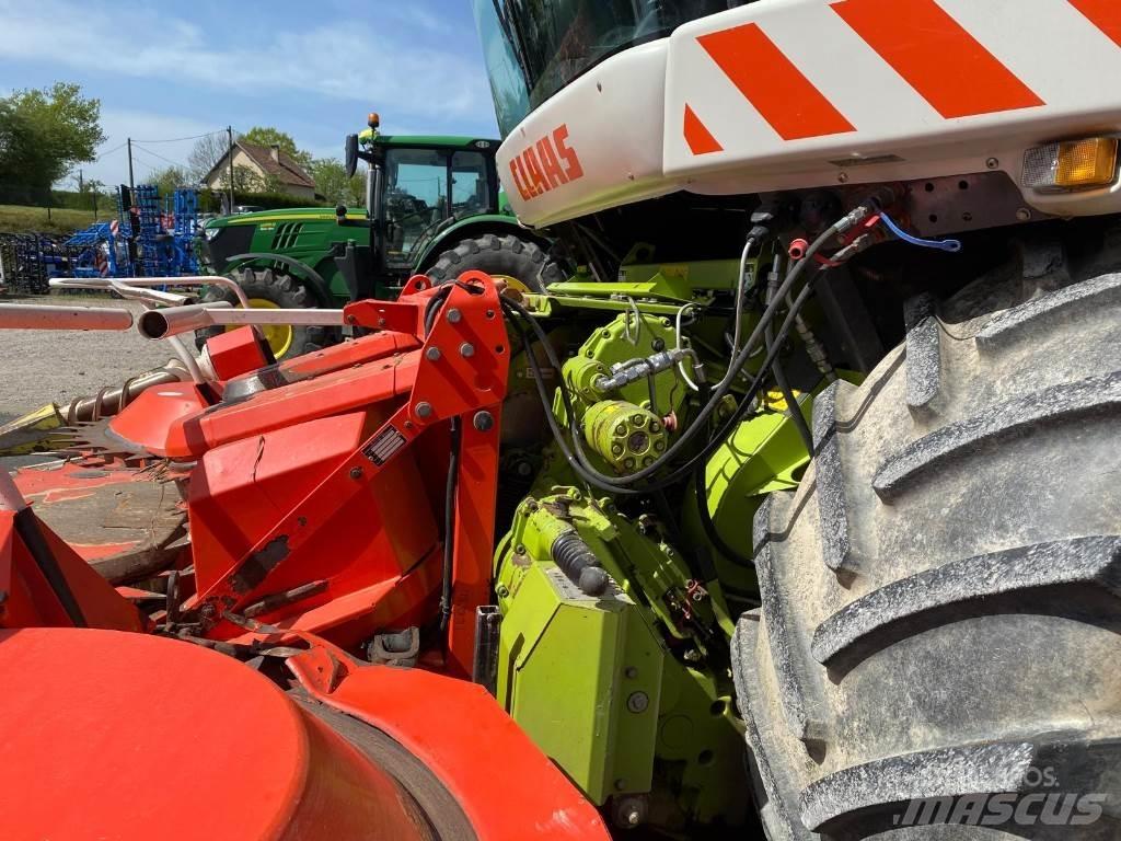 CLAAS JAGUAR 830 牧草收穫機