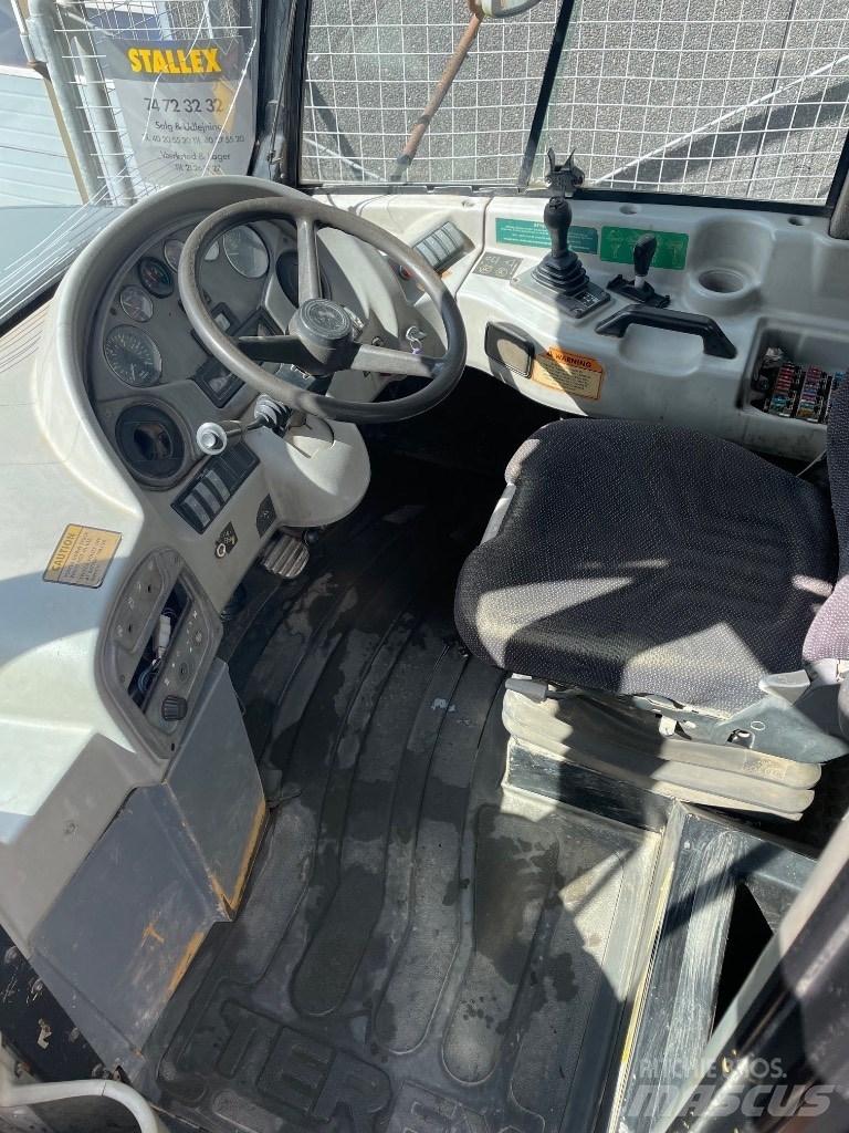 Terex TA27 鉸接式起吊車
