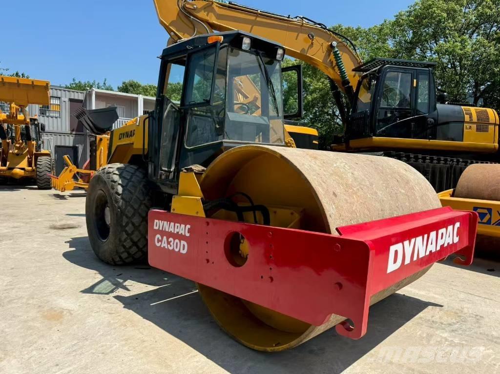 Dynapac CA 30 D 單輪滾壓機