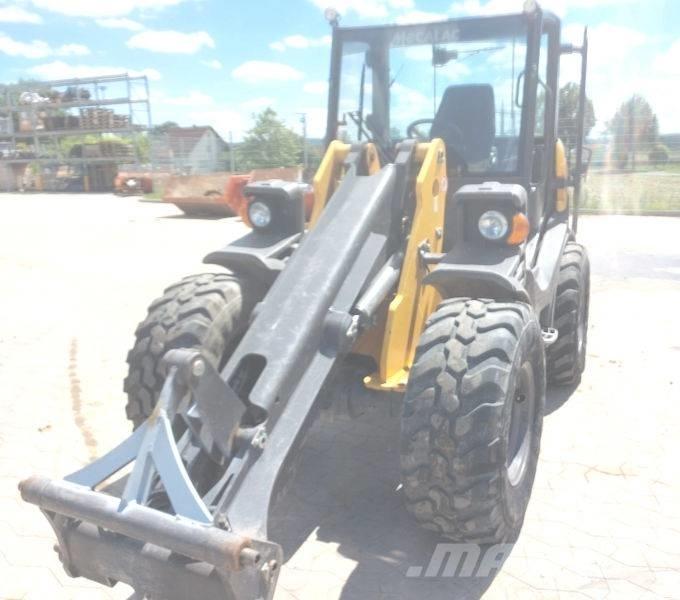 Mecalac AX 1000 滑移轉向裝載機