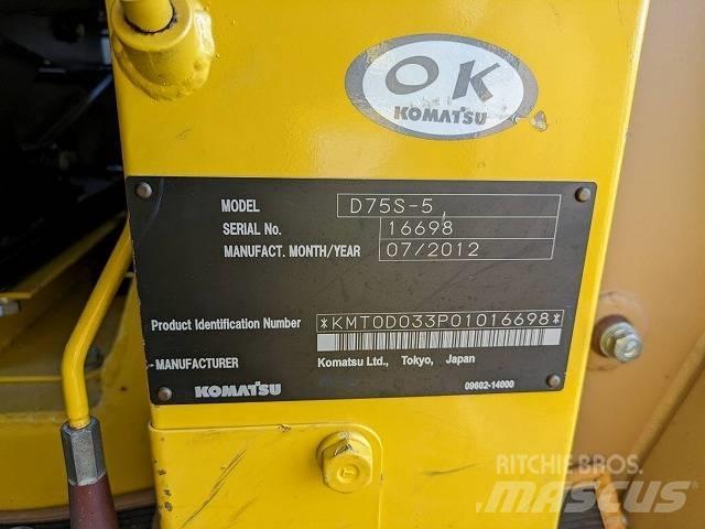 Komatsu D 75 S-5 推土機
