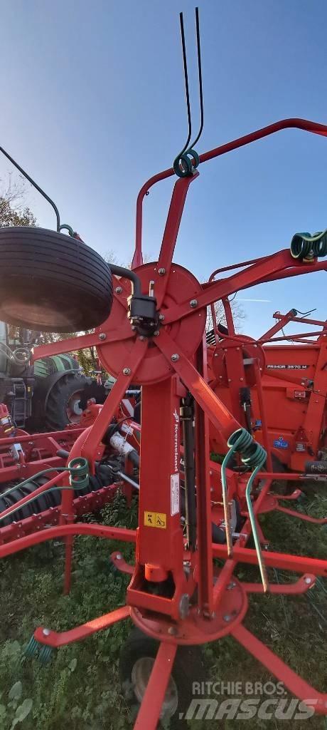 Kverneland 8452 耙與翻草機