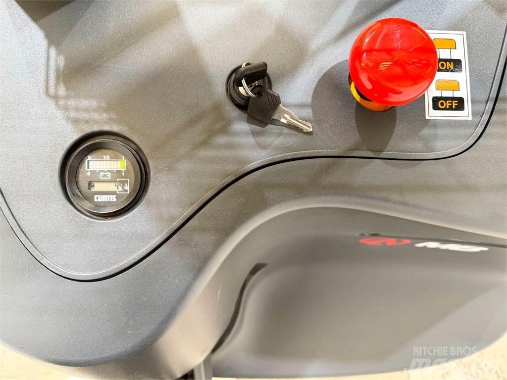 XEA 10 2S300 行走控制式堆積機
