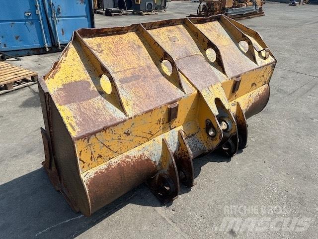 Liebherr LR 622 鏟斗