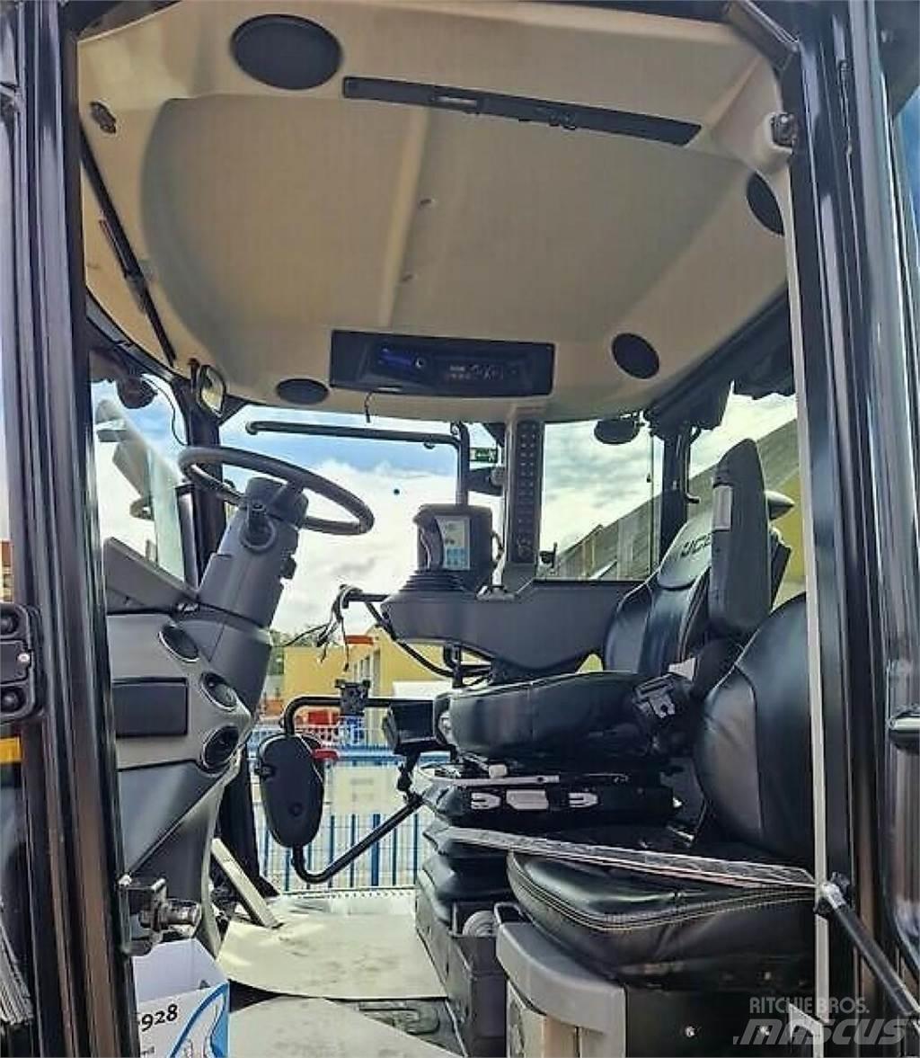 JCB 4220 Fastrac 曳引機