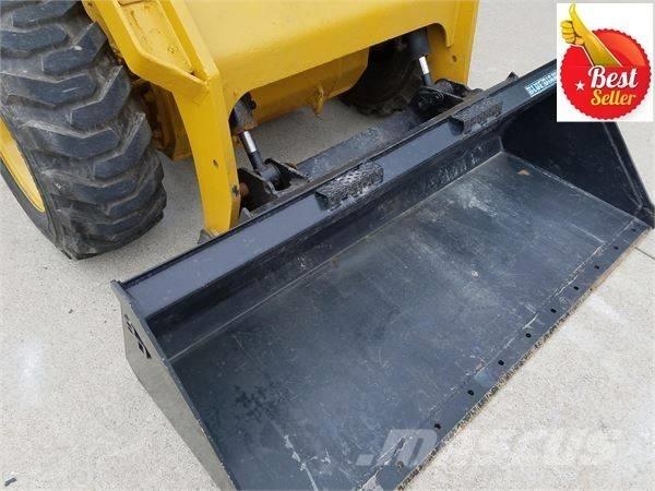 CAT 272 D 滑移轉向裝載機