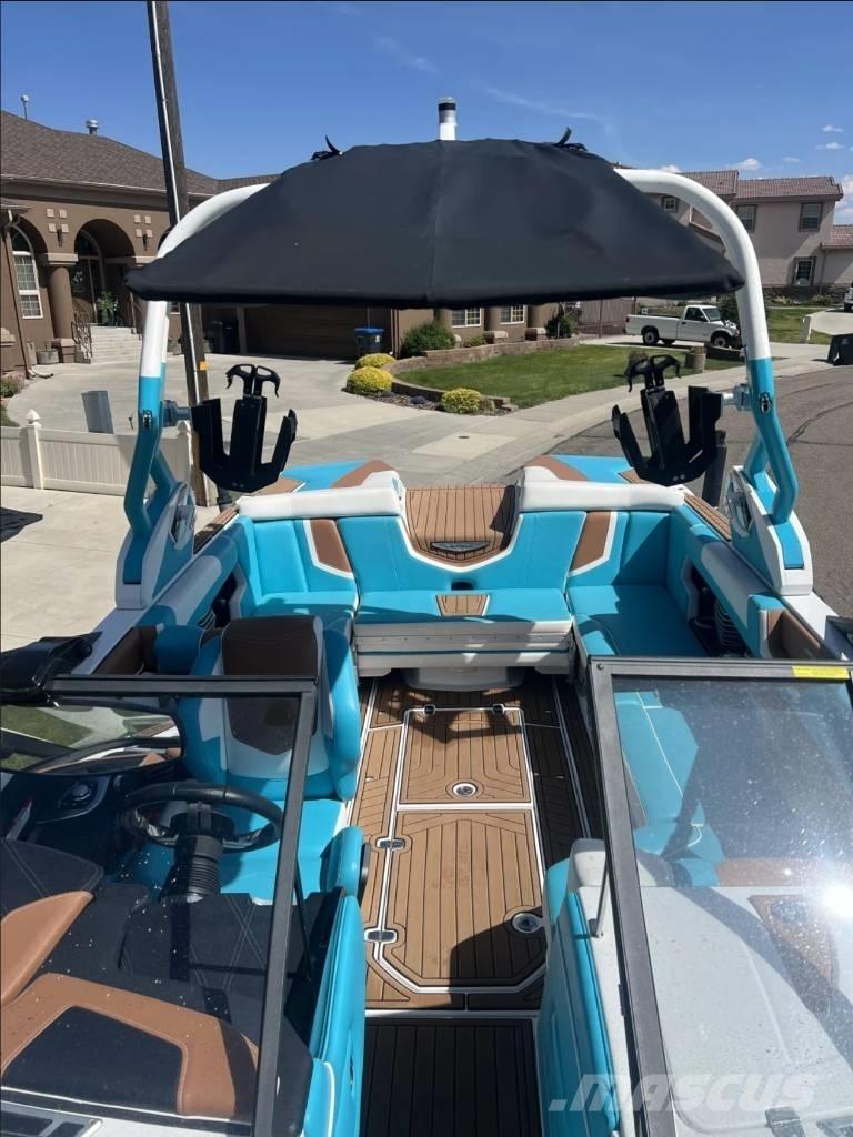  Nautique G23 工作船艇 / 駁船