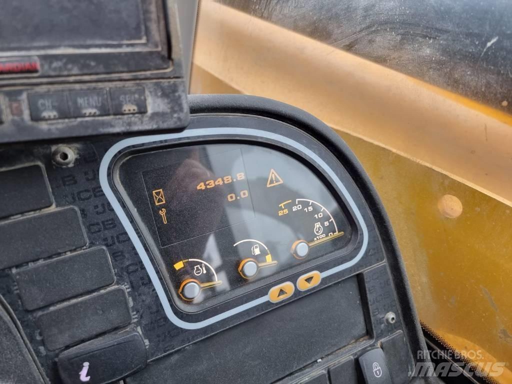 JCB 540-170 伸縮臂操作車