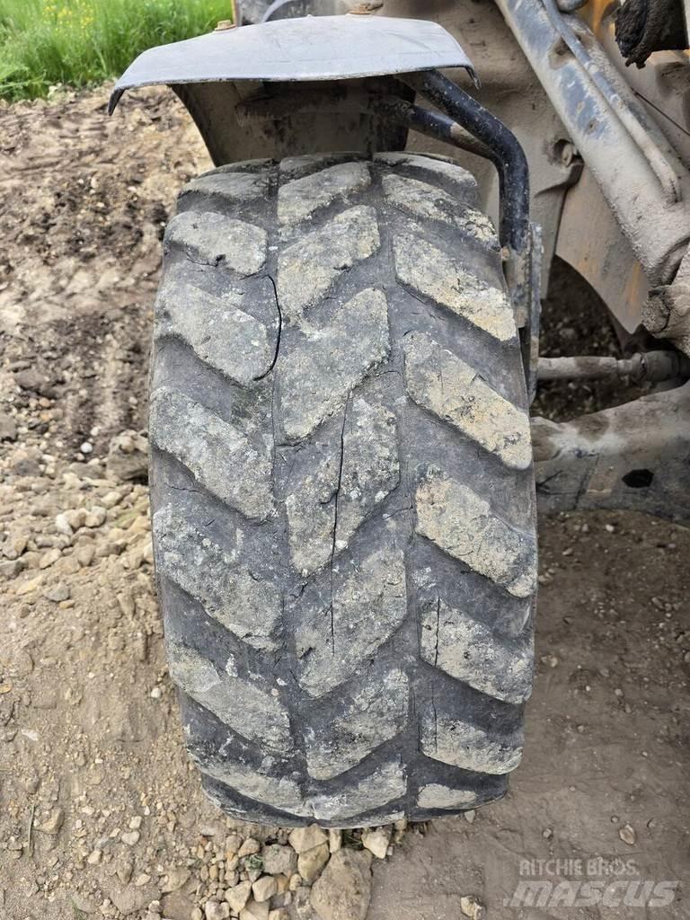 JCB 3CX 反鏟裝載機