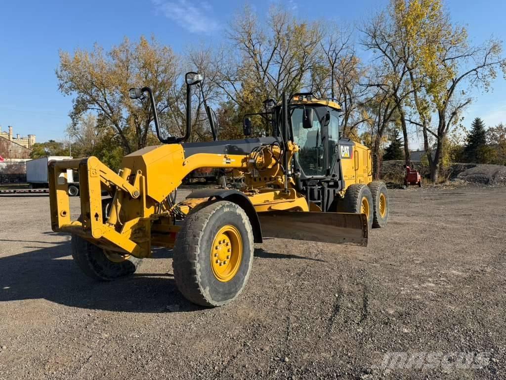 CAT 140 M 2 平土機