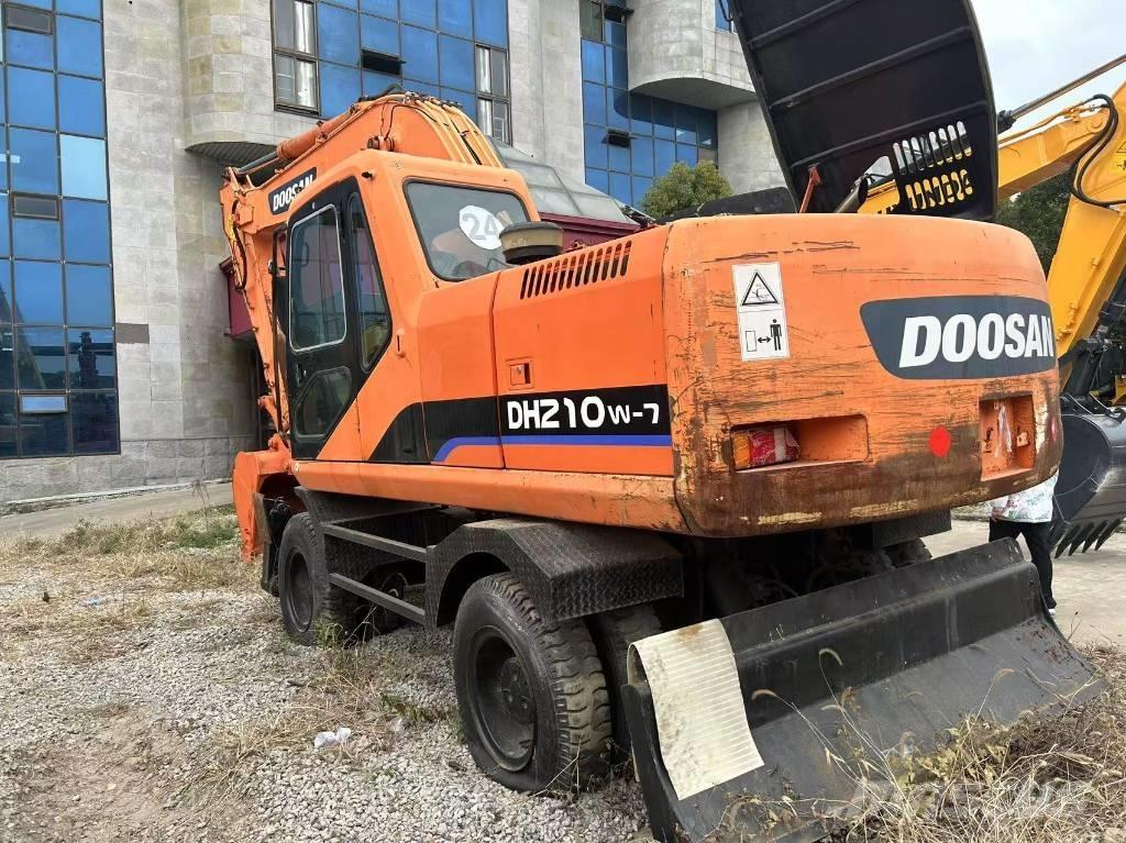 Doosan DH 210 W-7 旋轉式挖土機/掘鑿機/挖掘機