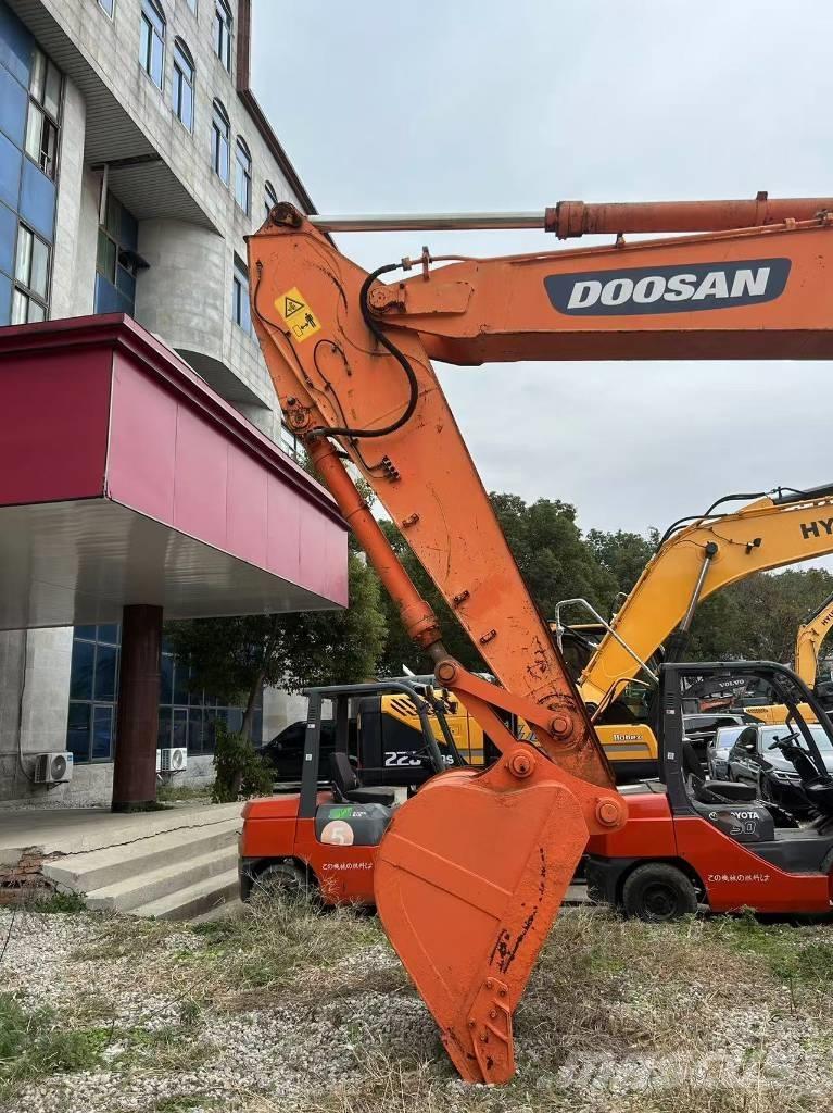 Doosan DH 210 W-7 旋轉式挖土機/掘鑿機/挖掘機
