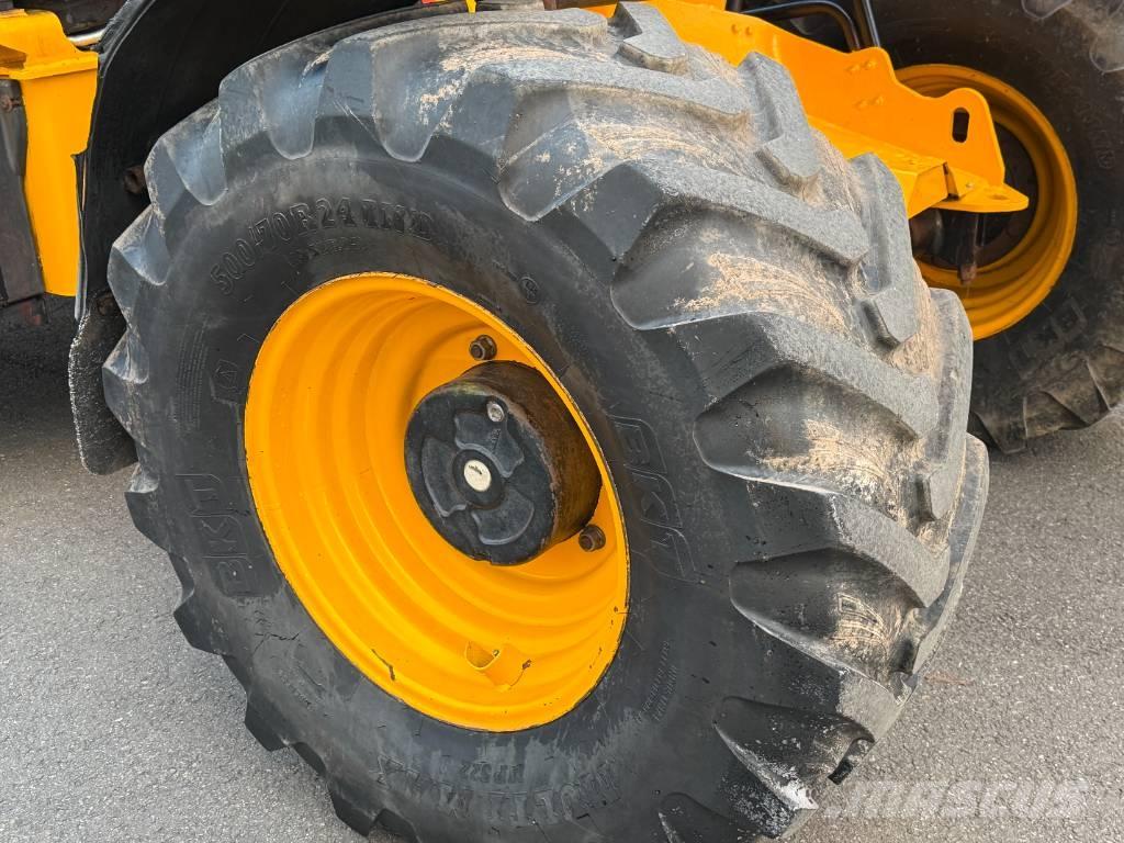 JCB TM320 輪胎式裝載機
