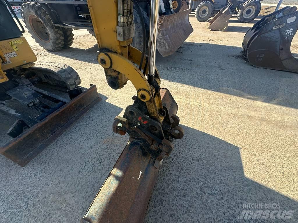 CAT 301.8 小型挖土機/掘鑿機<7t(小型挖掘機)