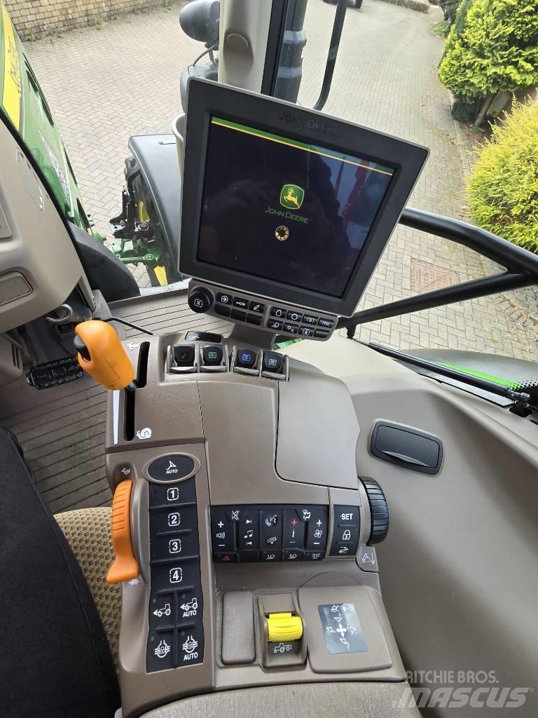 John Deere 6120 R 曳引機