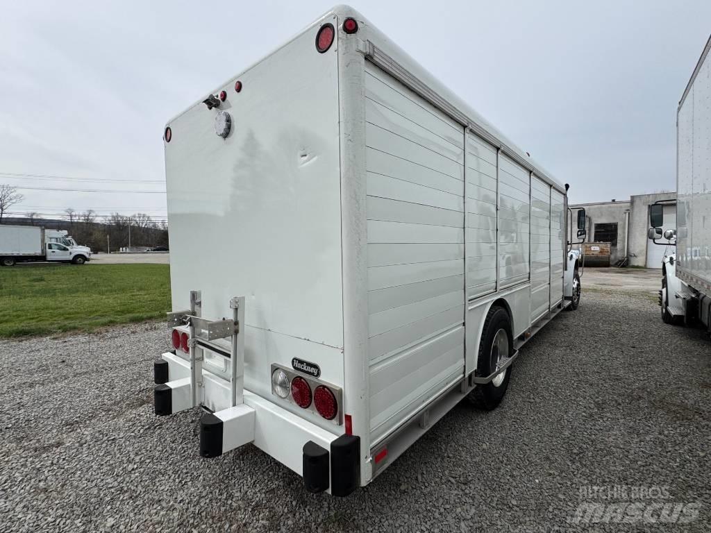 Freightliner M2 飲料運輸卡車