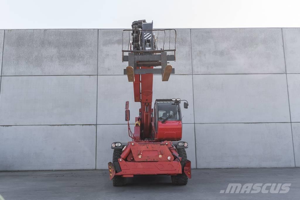 Manitou MRT 3255 伸縮臂操作車