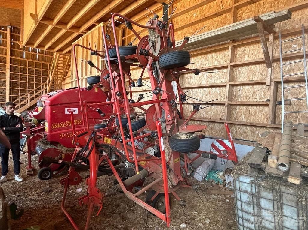 Kuhn GF10812 耙與翻草機