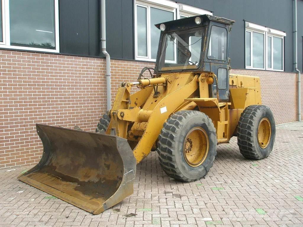 Komatsu W40-2 輪胎式裝載機