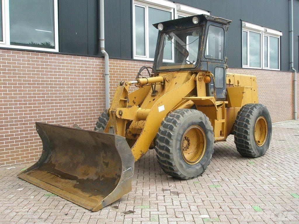 Komatsu W40-2 輪胎式裝載機