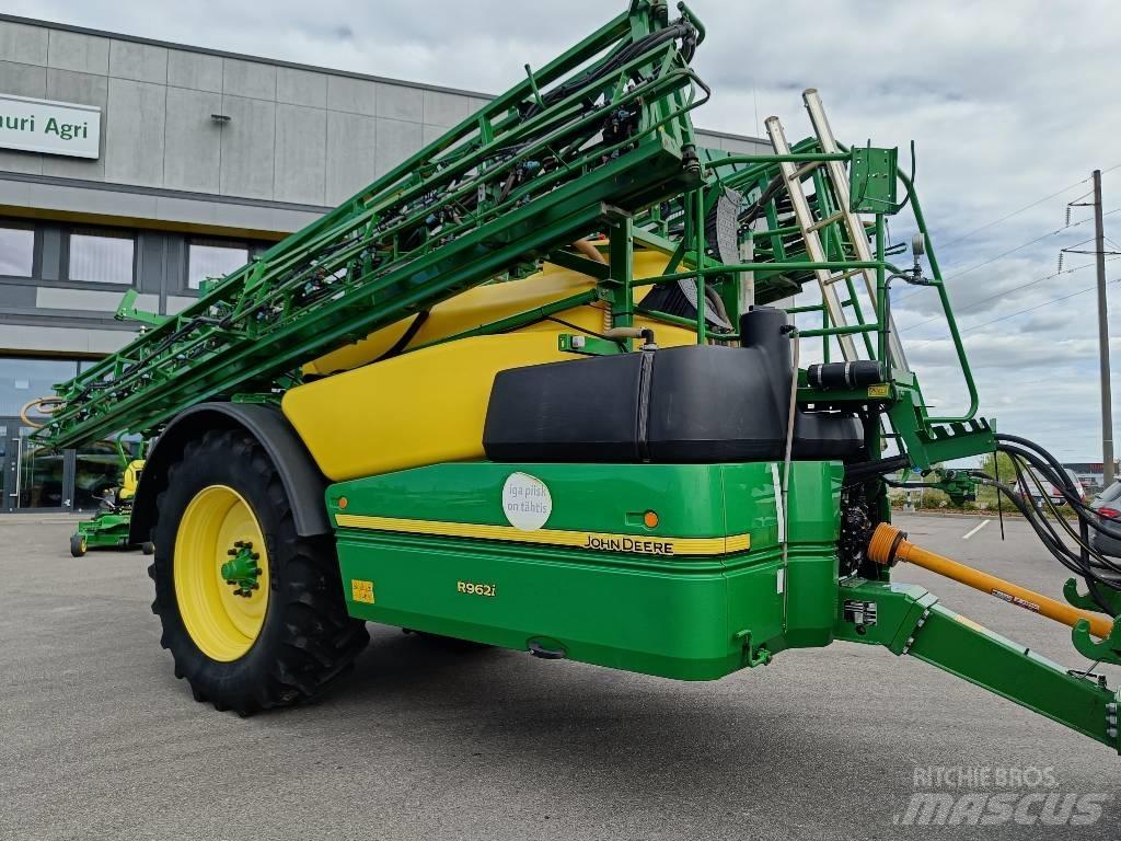 John Deere R 962 i 牽引式噴霧機