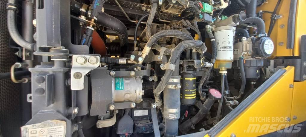 Komatsu WA270-8 輪胎式裝載機