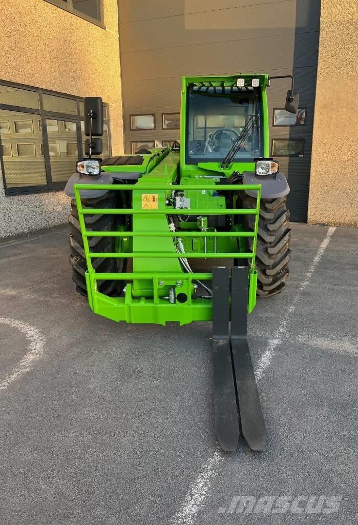 Merlo TF30.7 伸縮臂操作車