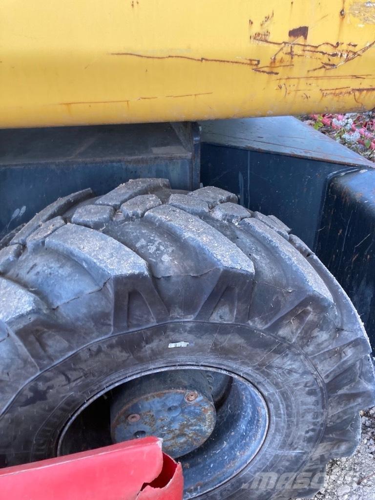 Komatsu PW 140-7 旋轉式挖土機/掘鑿機/挖掘機