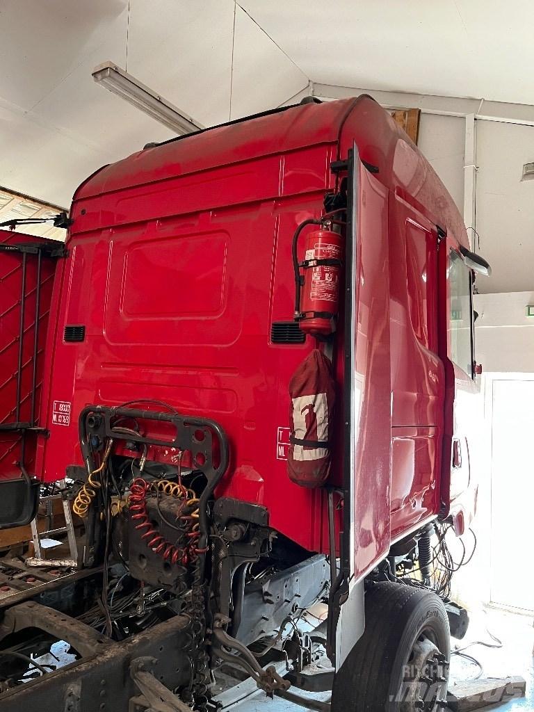 Scania CR19H 駕駛室與內部