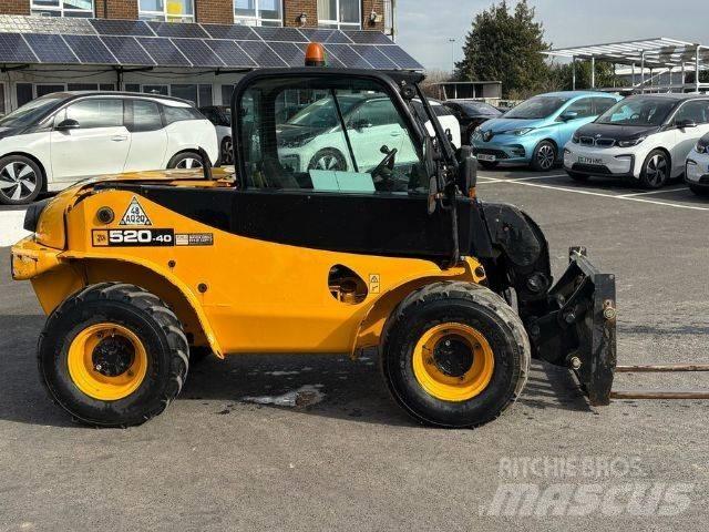 JCB 520-40 伸縮臂操作車