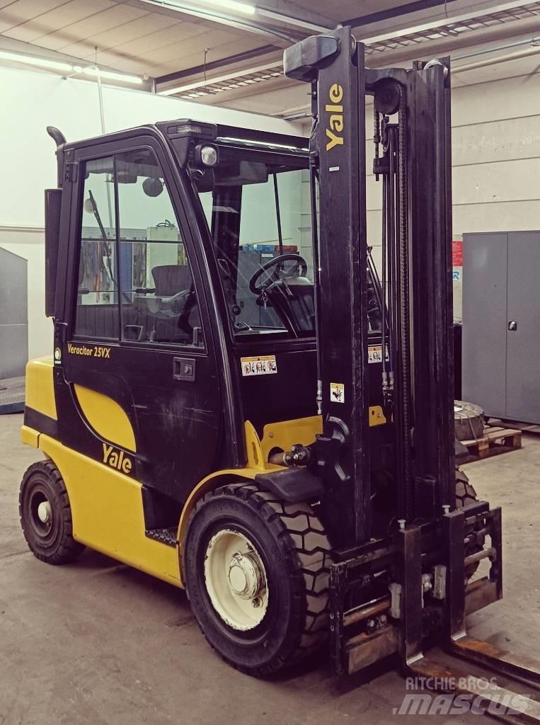 Yale GDP25VX 柴油卡車