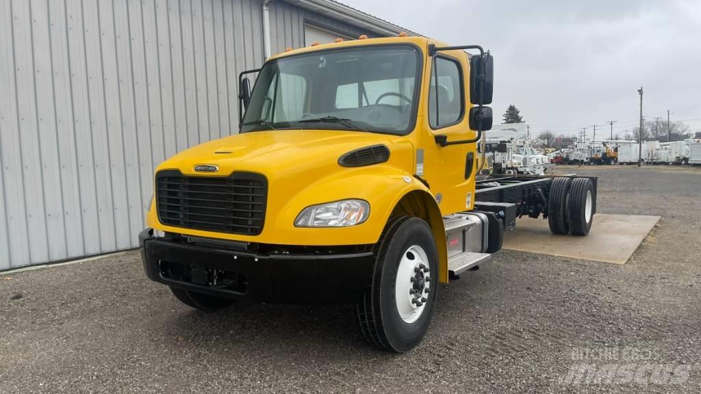 Freightliner M2 商用底盤車