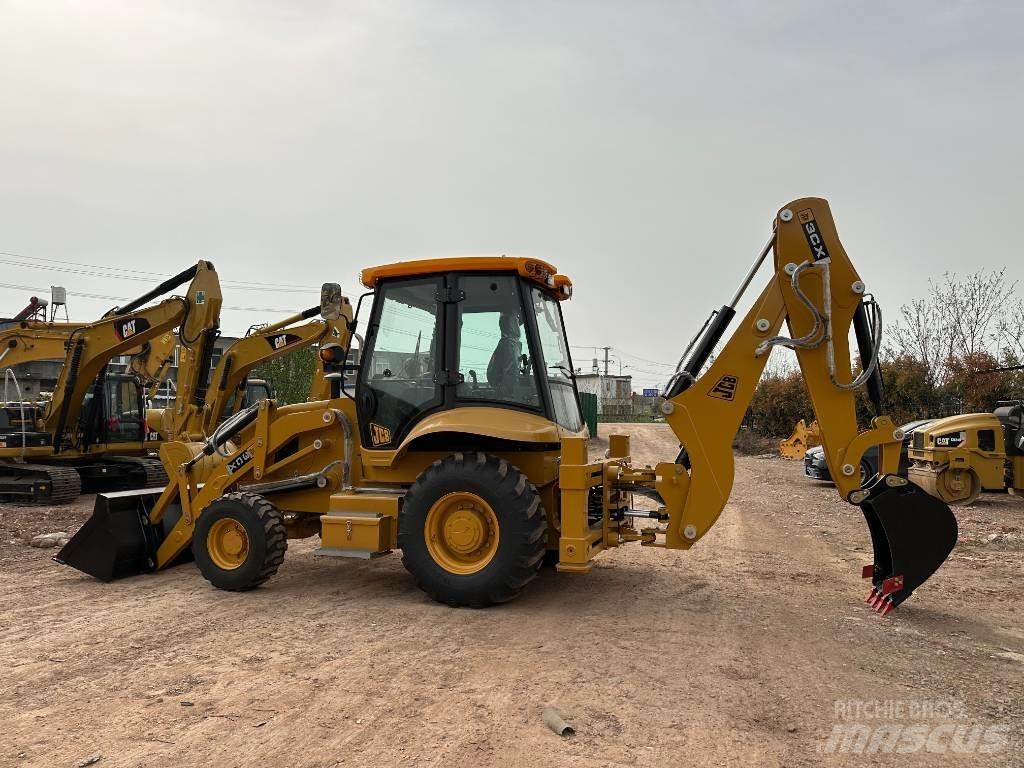JCB 3CX 反鏟裝載機