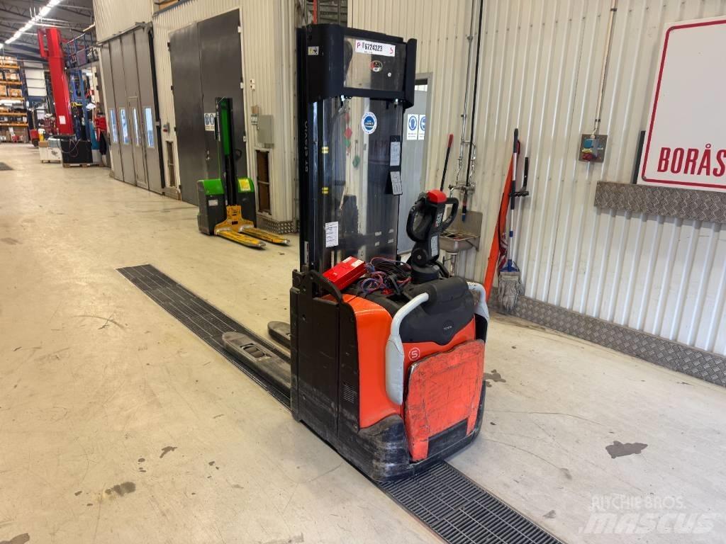 BT Toyota SPE 120 L 行走控制式堆積機