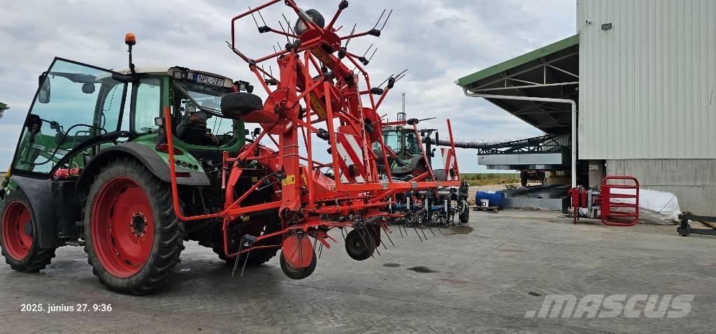 Kuhn GF 7802 耙與翻草機
