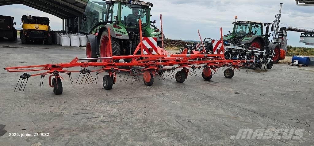 Kuhn GF 7802 耙與翻草機